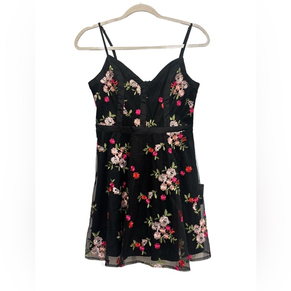 NWT Lulus Black Floral Embroidered Mesh Mini Dress 💘🌹 Size Small 💕✨ - Picture 5 of 12